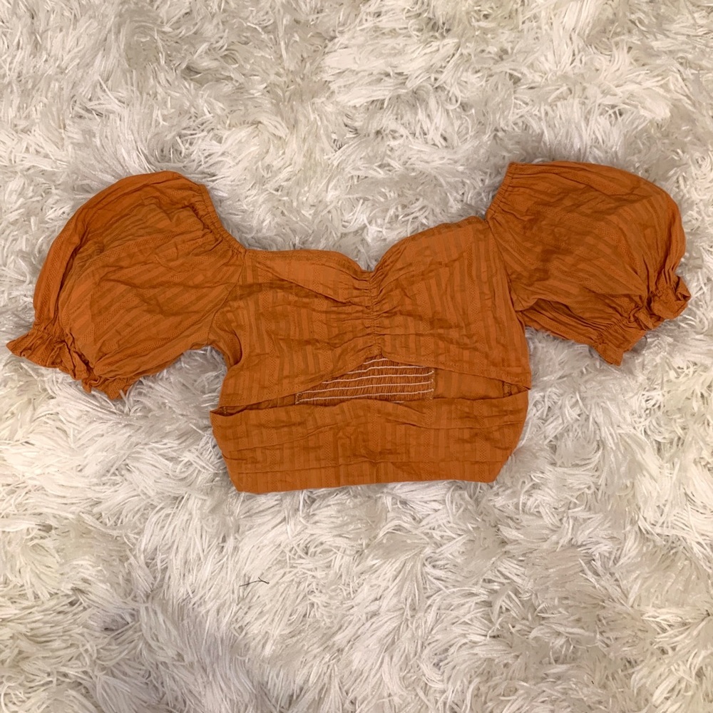 Cut-Out Puff Sleeve Top